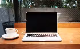 QuantumBook Pro X - Laptop z Przyszłości